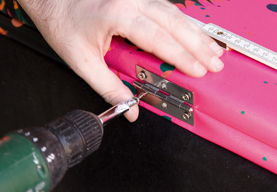 Keretek összecsavarozása