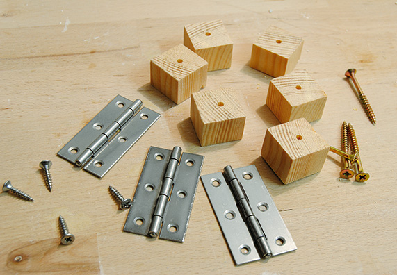 Alkatrészek a spanyolfal készítéséhez