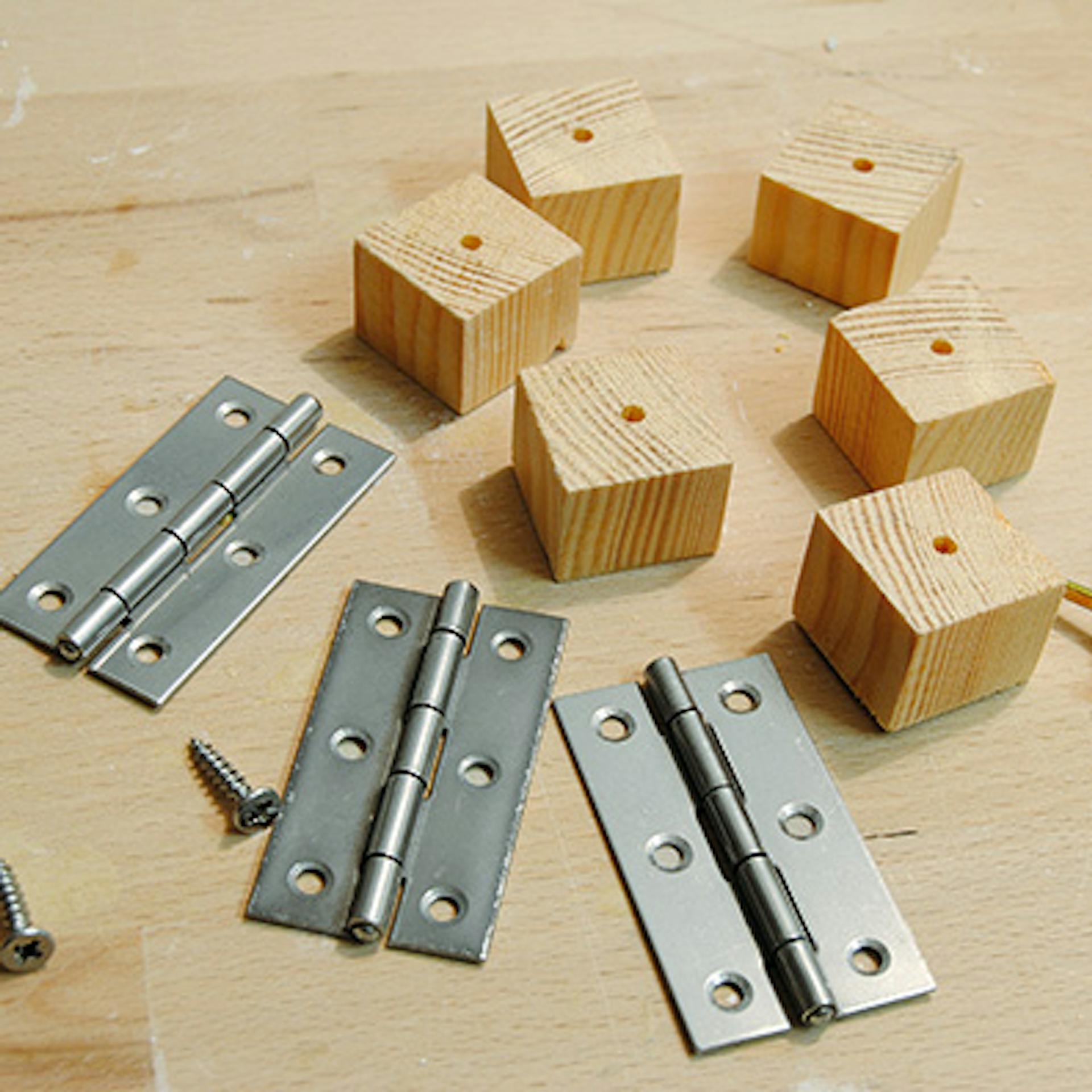 Alkatrészek a spanyolfal készítéséhez