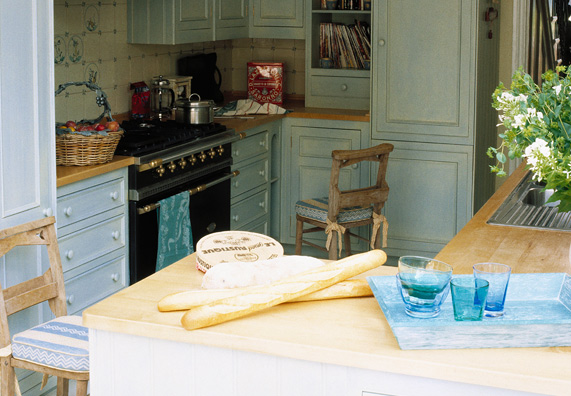 cucina con accesso al terrazzo