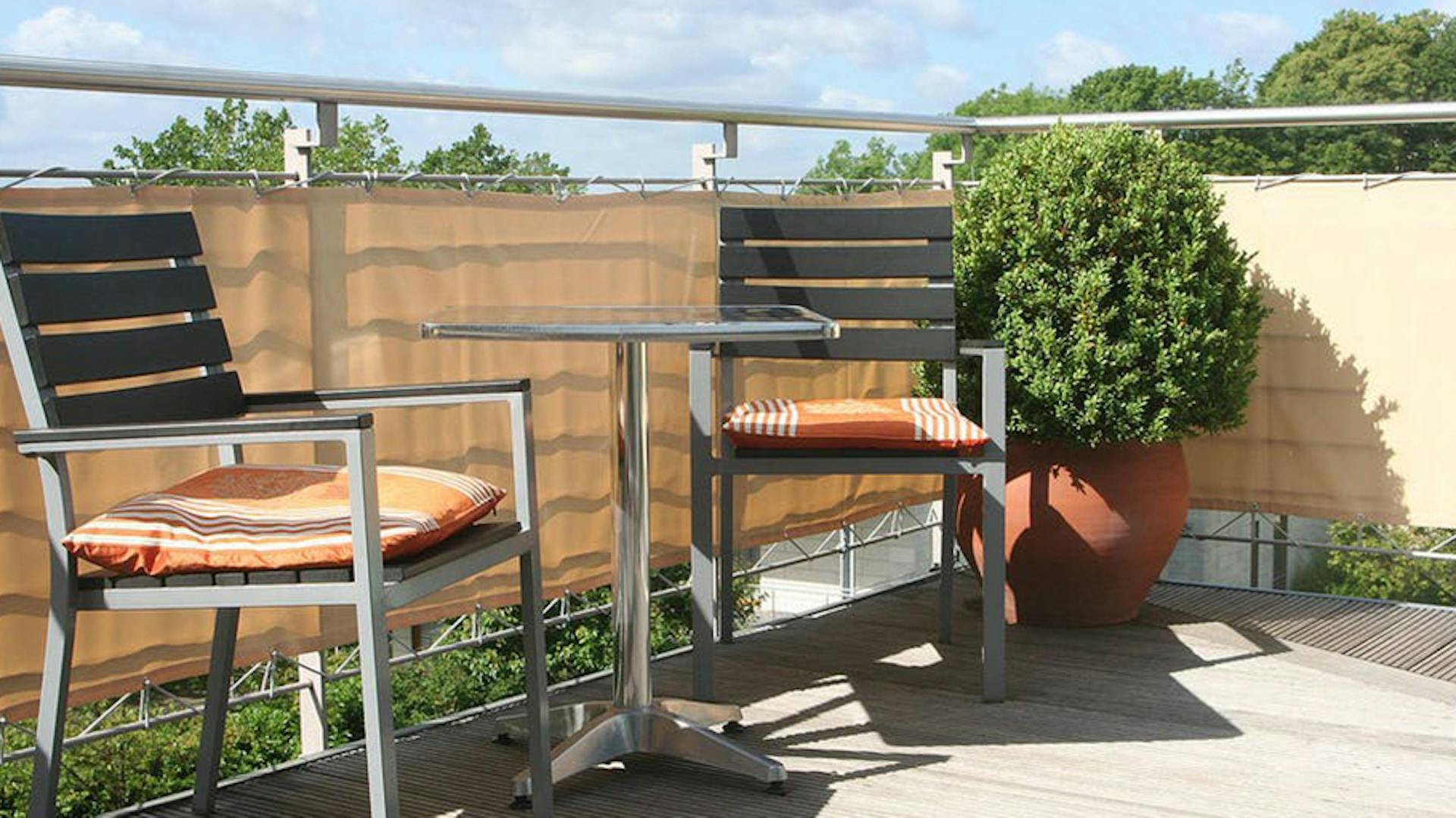 balcone con protezione privacy