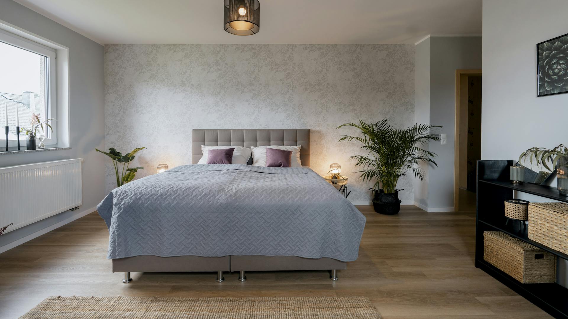 Wand und Decken tapezieren & streichen