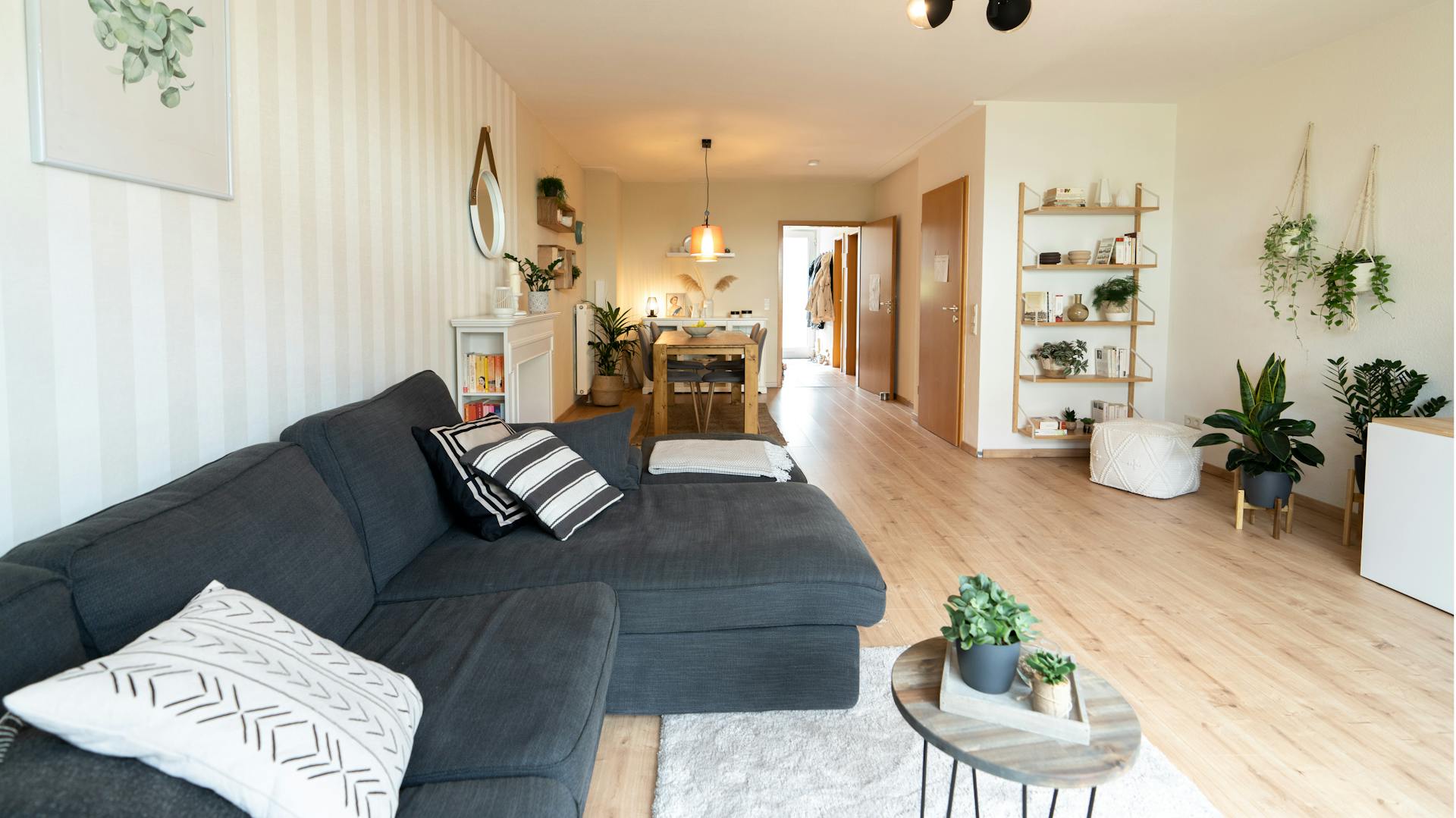 Boden im Wohnzimmer mit Holzoptik