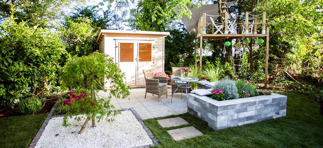 Kundenprojekt Holzterrasse mit Webergrill und Markise