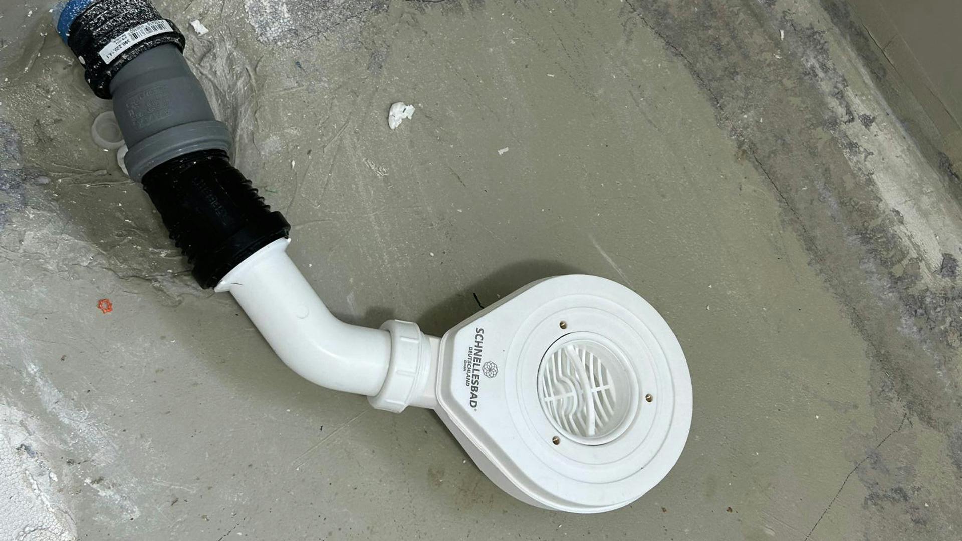 Verlegung der Ablaufgarnitur