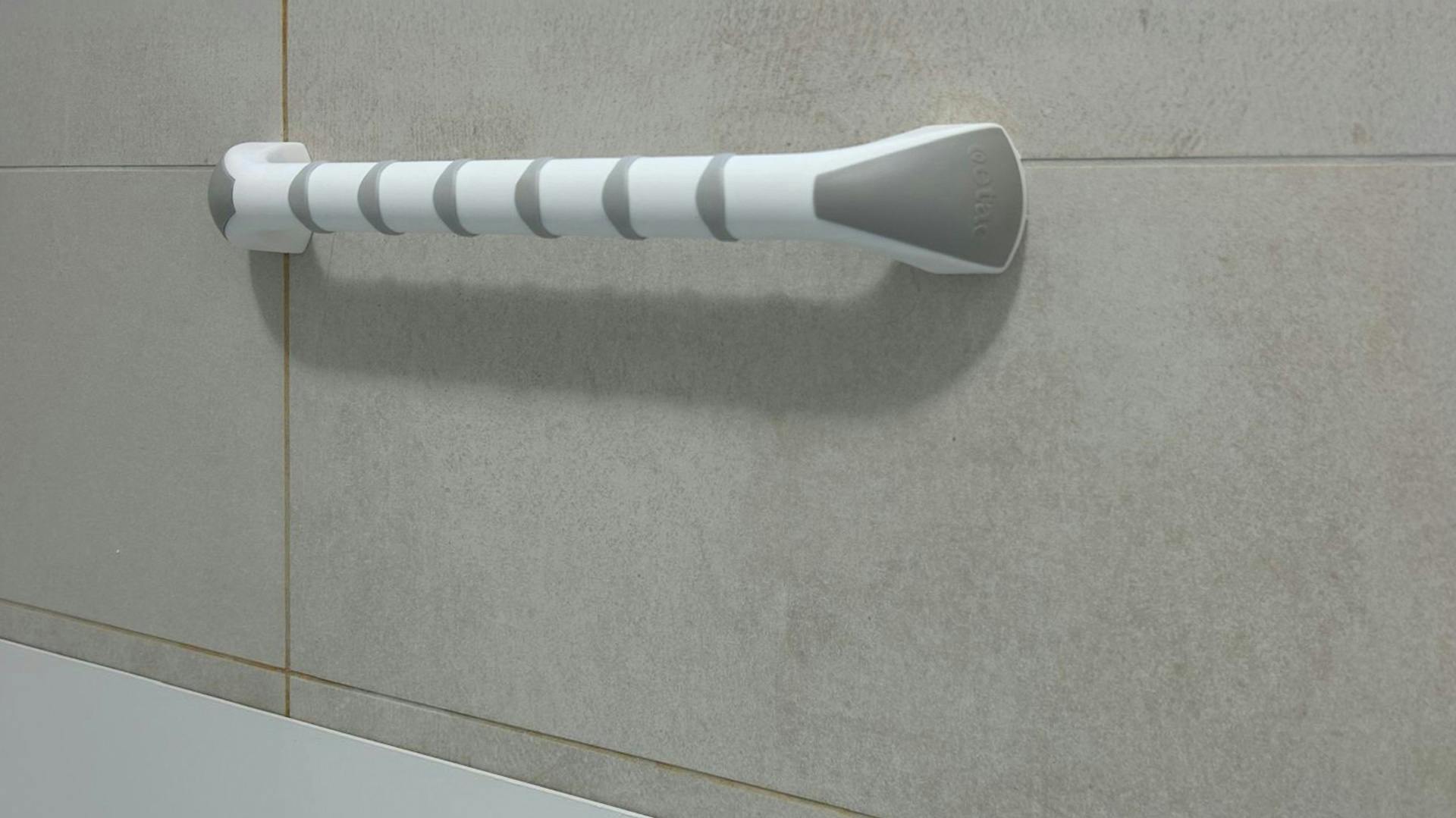 Installation von Hilfsmitteln wie Haltegriffen