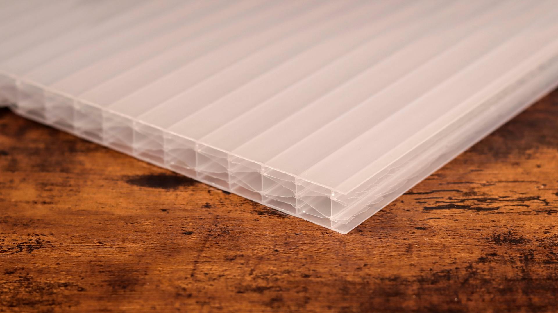 Dacheindeckungsmaterial aus Polycarbonat