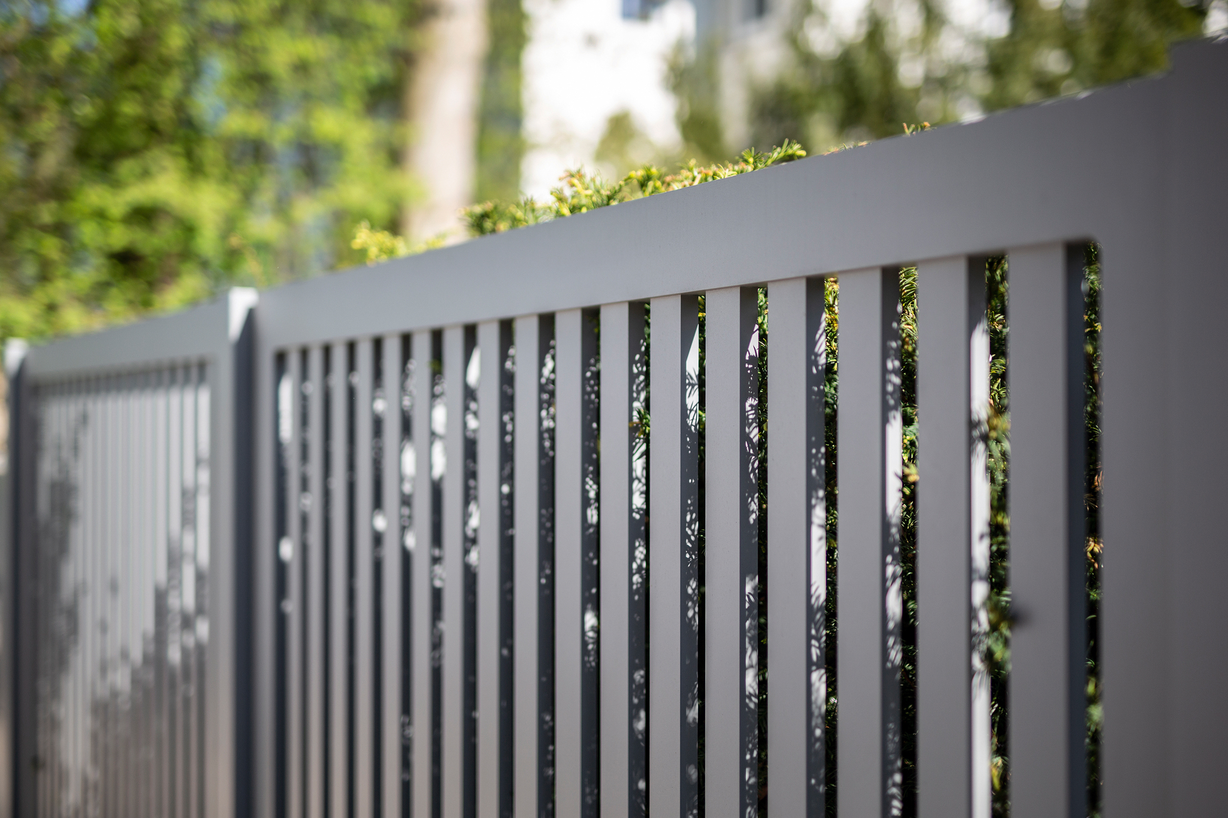 Moderner Zaun