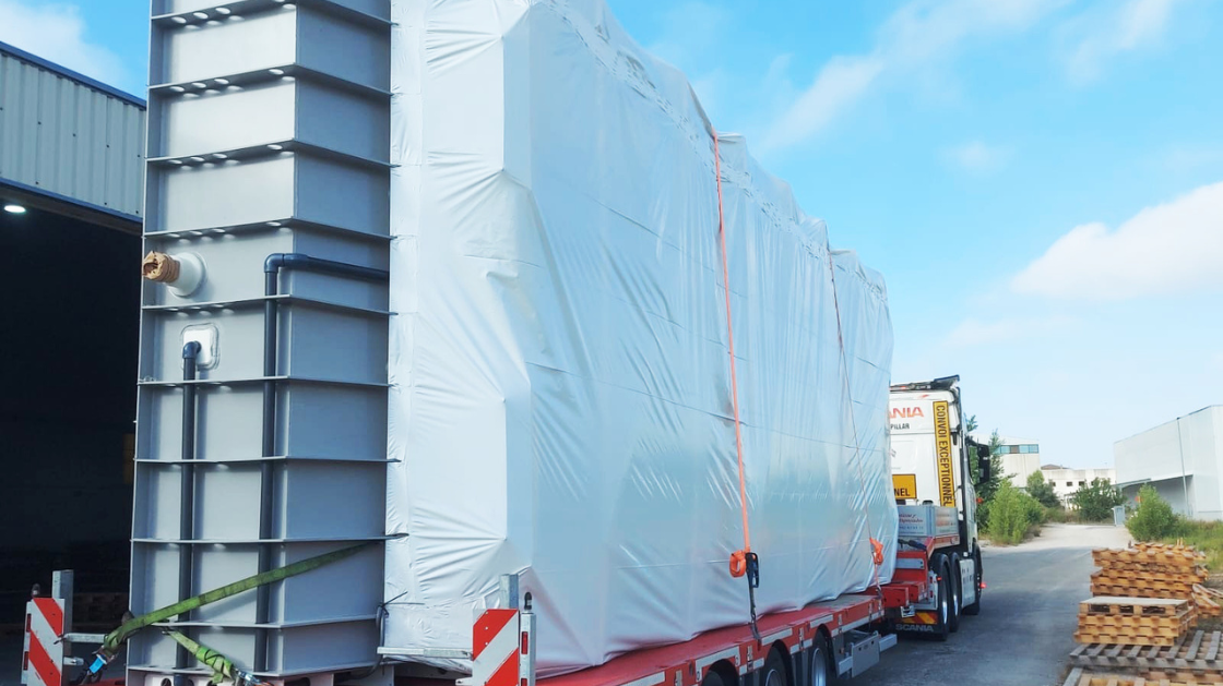 Pool Anlieferung LKW