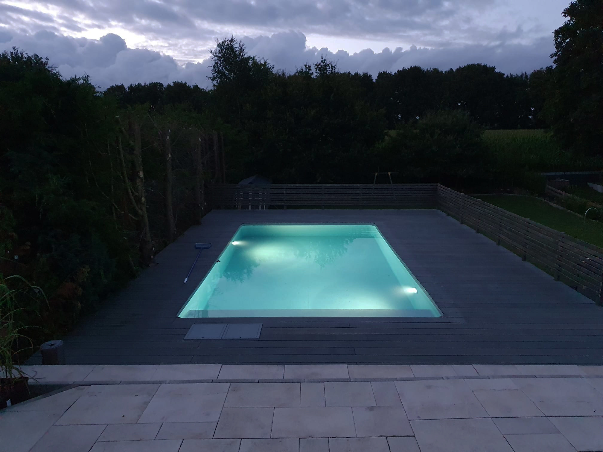 Pool mit Beleuchtung