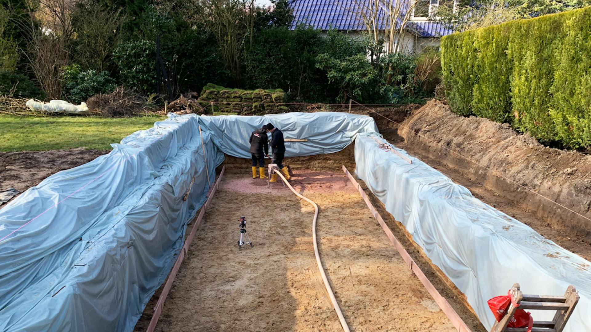 Pool Vorbereitung Bodenplatte