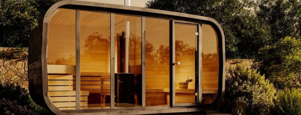 Freistehende Sauna im Garten