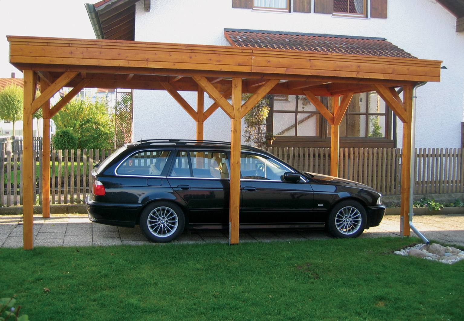 Carport mit PV Modul und Wallbox