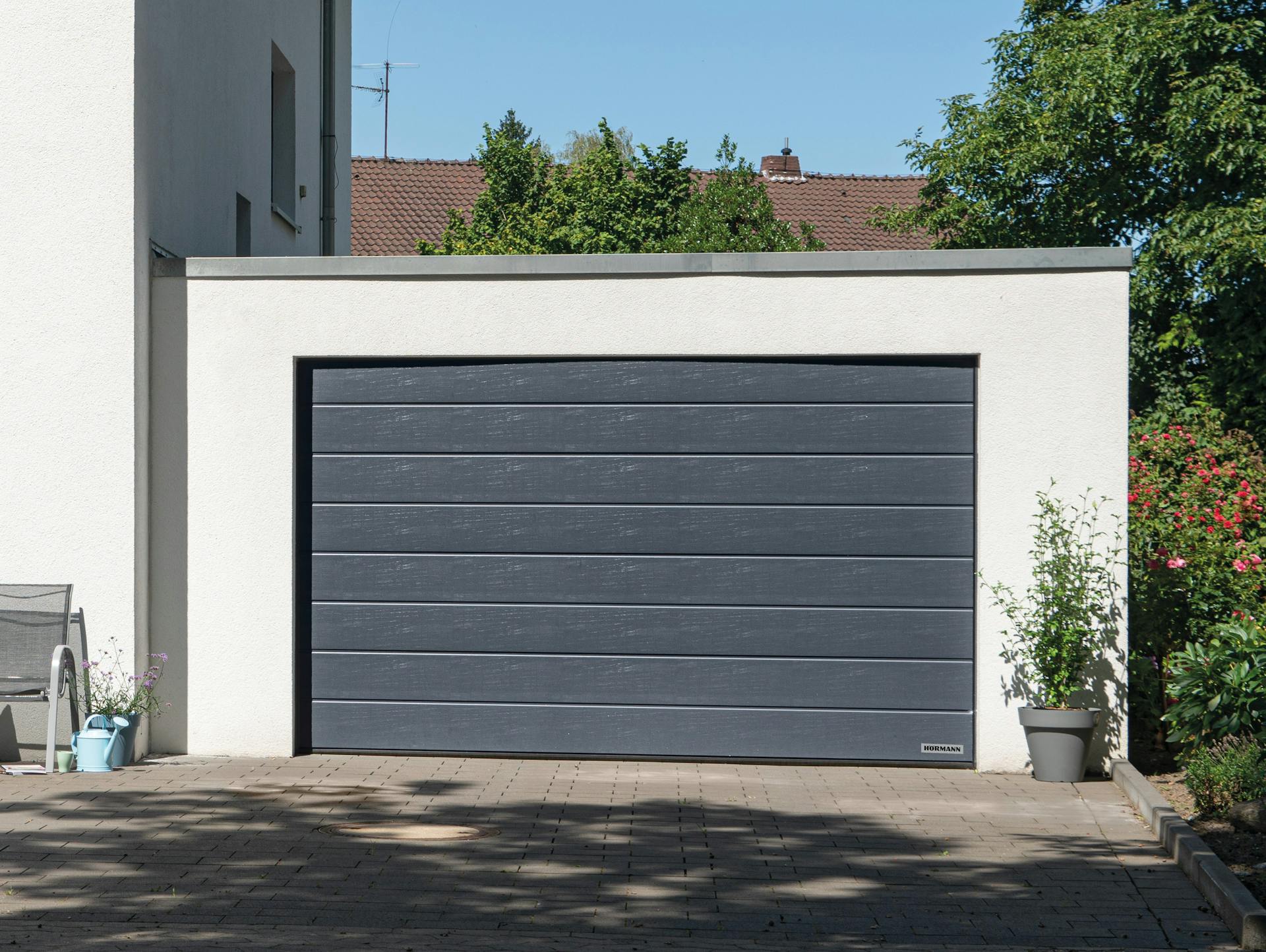 Betongarage mit Sektionaltor