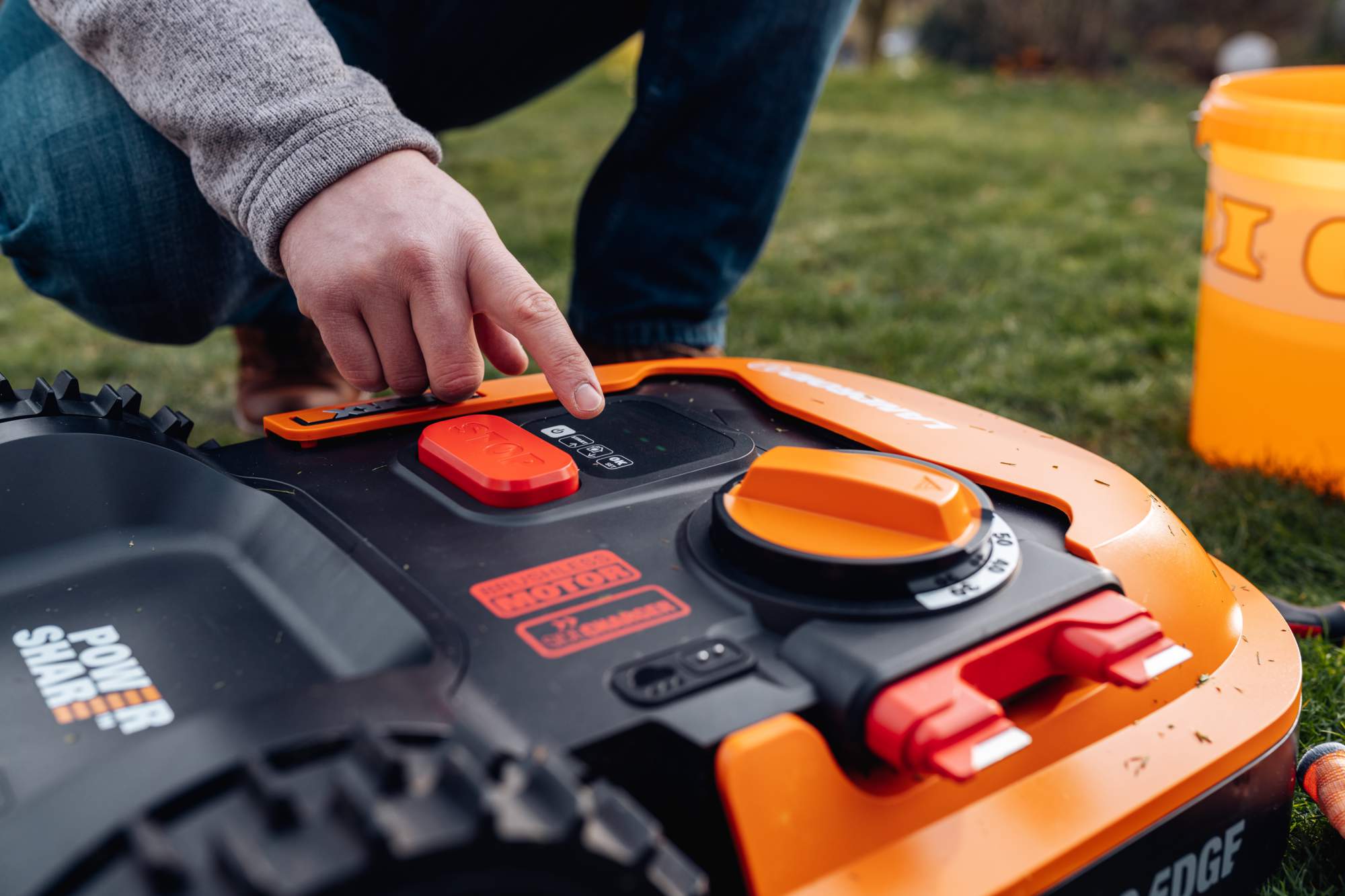 Mähroboter-Service für die perfekte Leistung