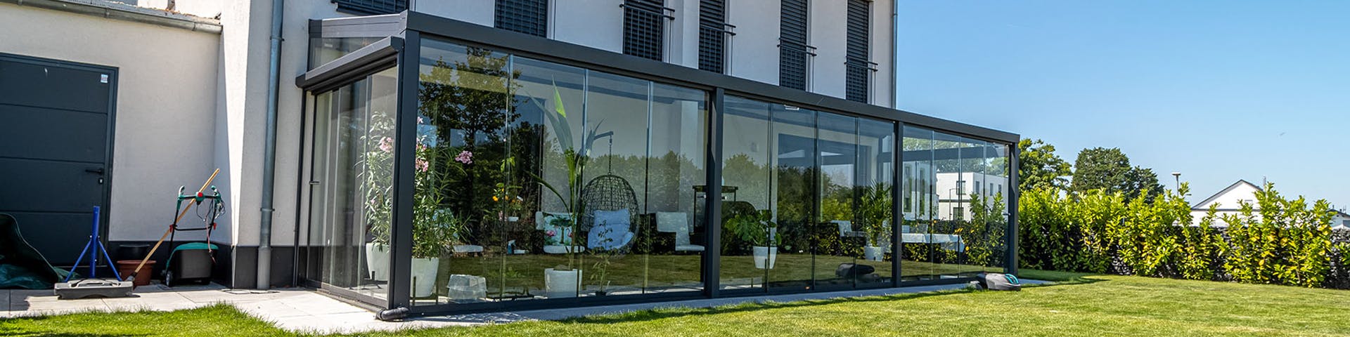 Sommergarten & Wintergarten in Anthrazit mit Glasschiebetüren
