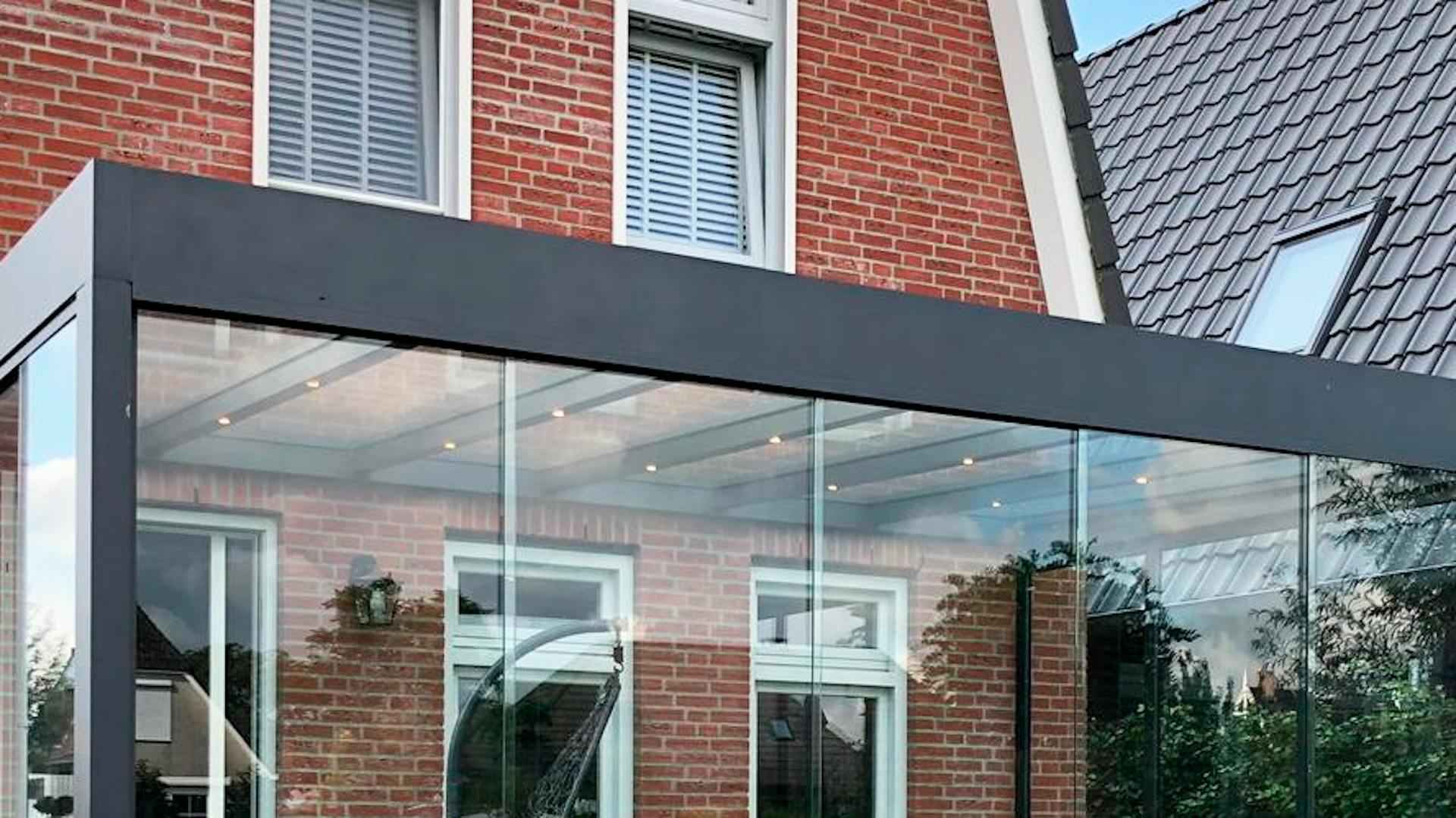 Sommergarten mit LED-Licht