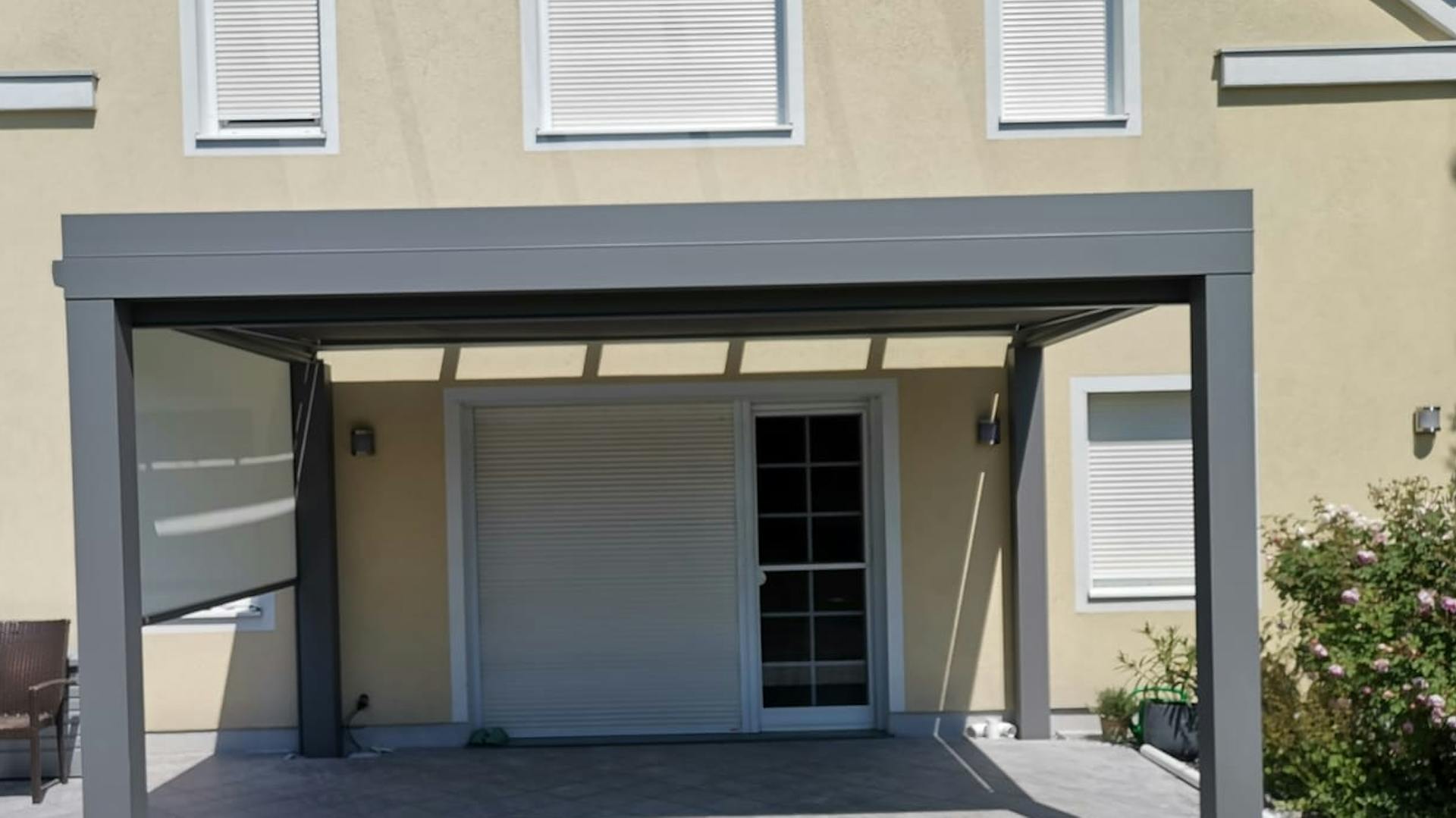 Terrassenüberdachung mit Polycarbonat-Dach