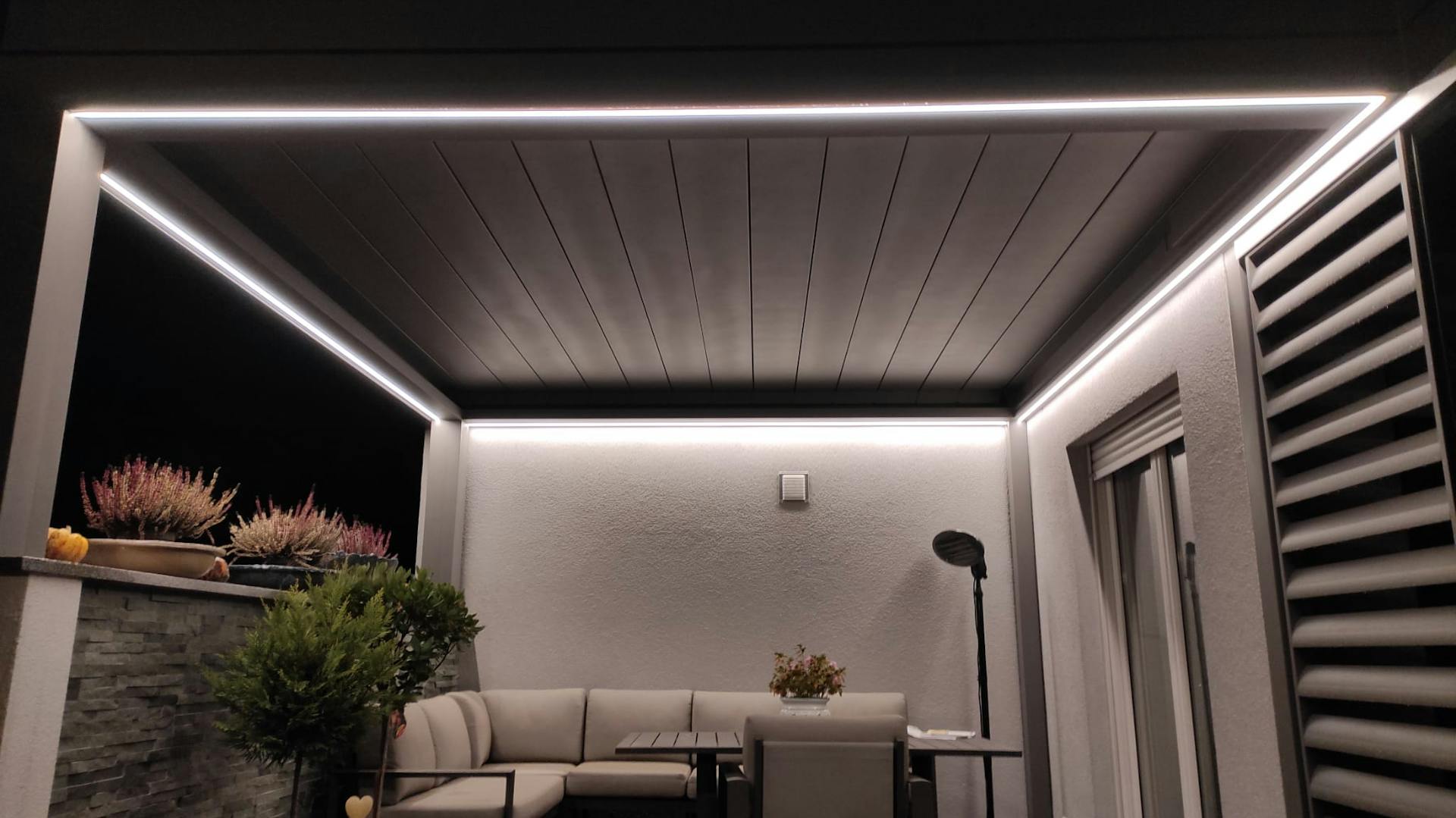 Terrassenüberdachung mit LED Beleuchtung