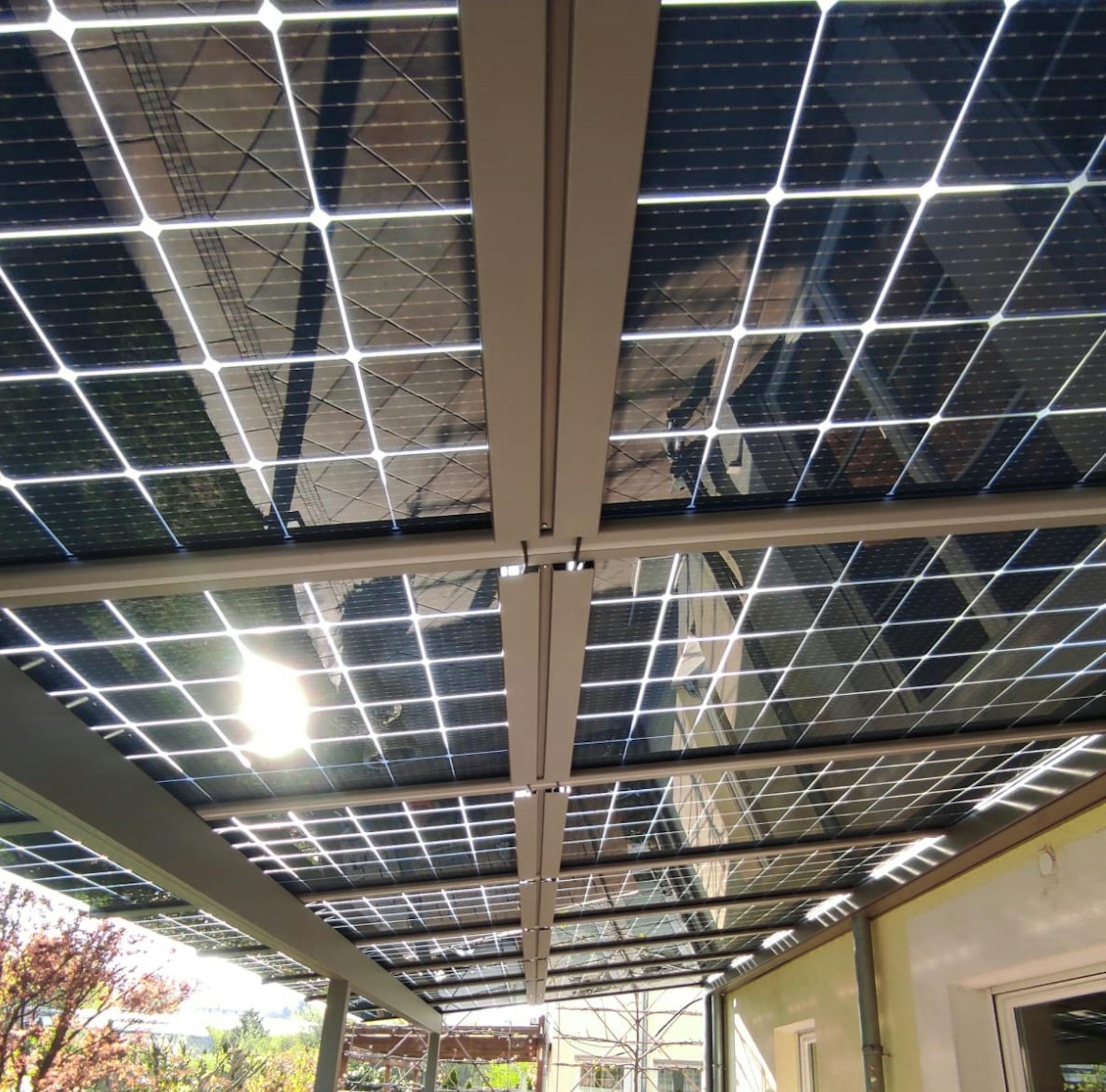 Terrassenüberdachung mit Solardach