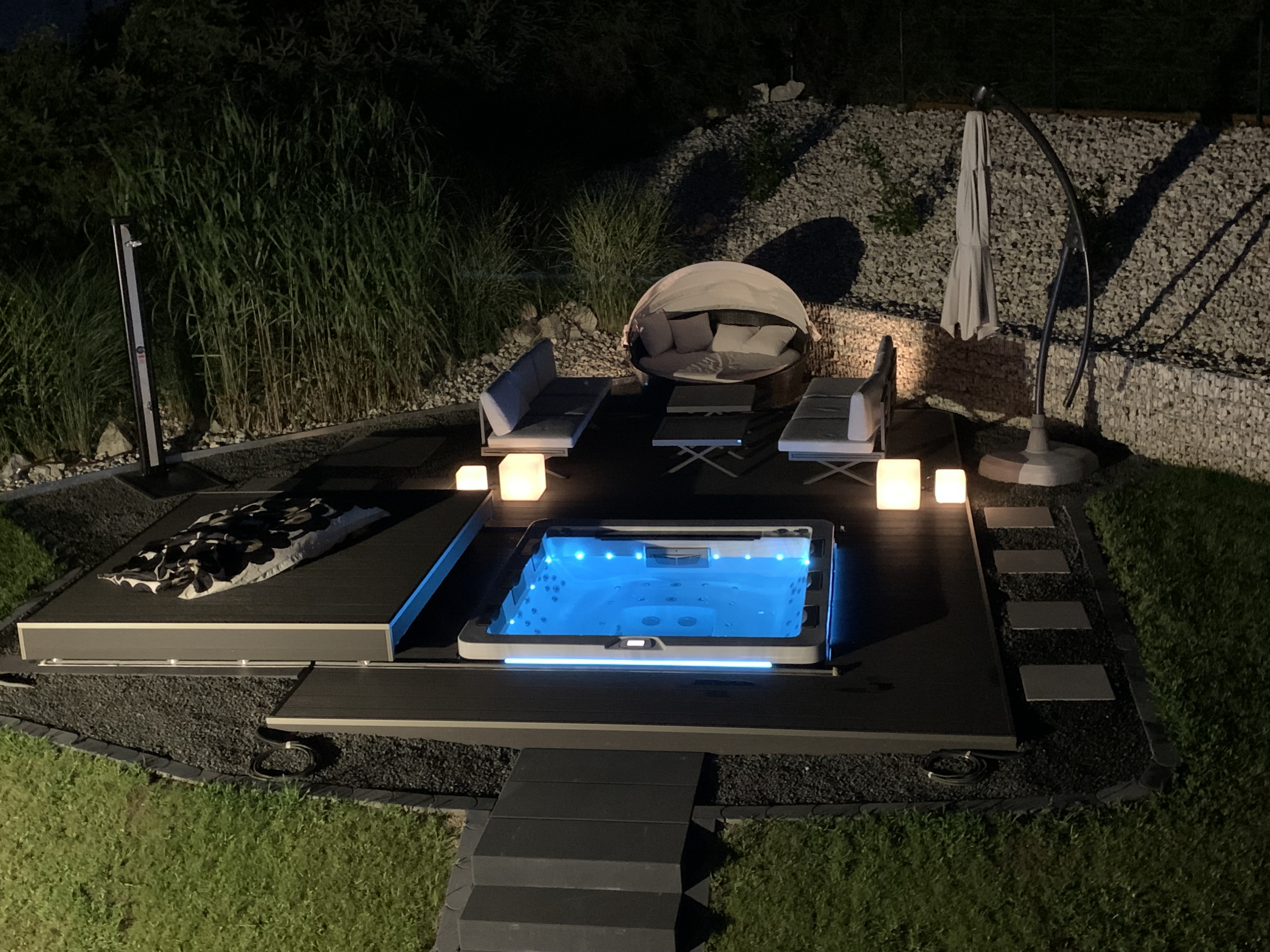 Whirlpool mit Beleuchtung