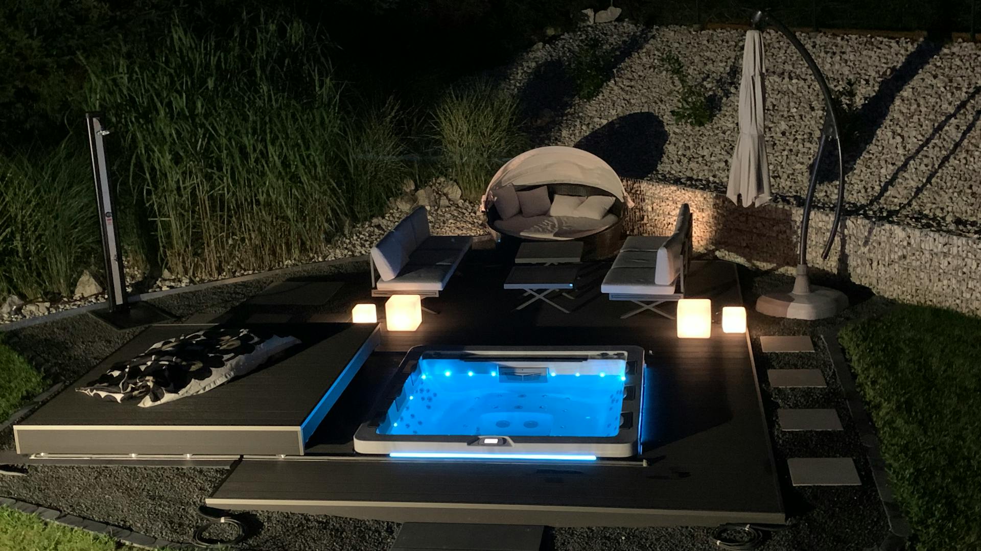 Whirlpool mit Beleuchtung