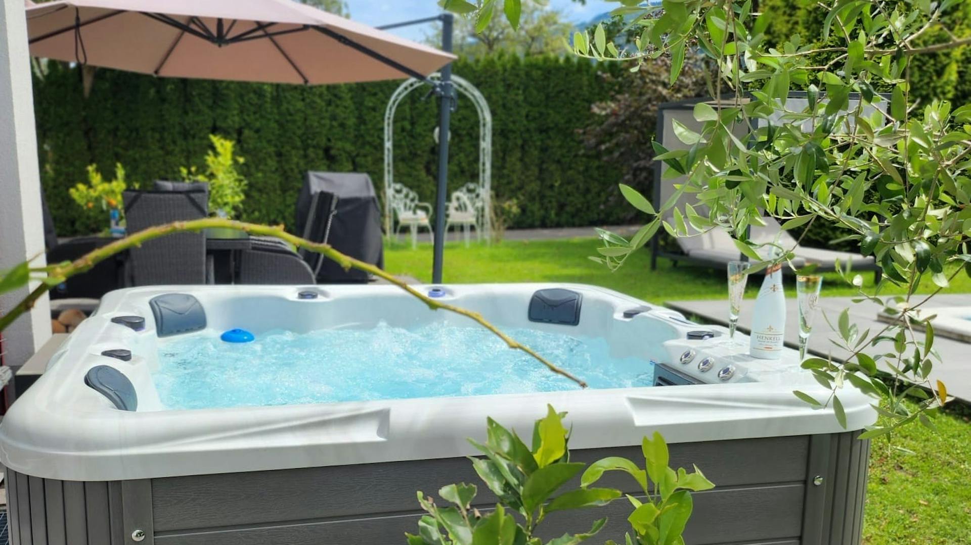 Swim Spa im Garten