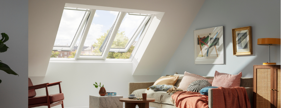 Dachfenster im modernen Wohnzimmer