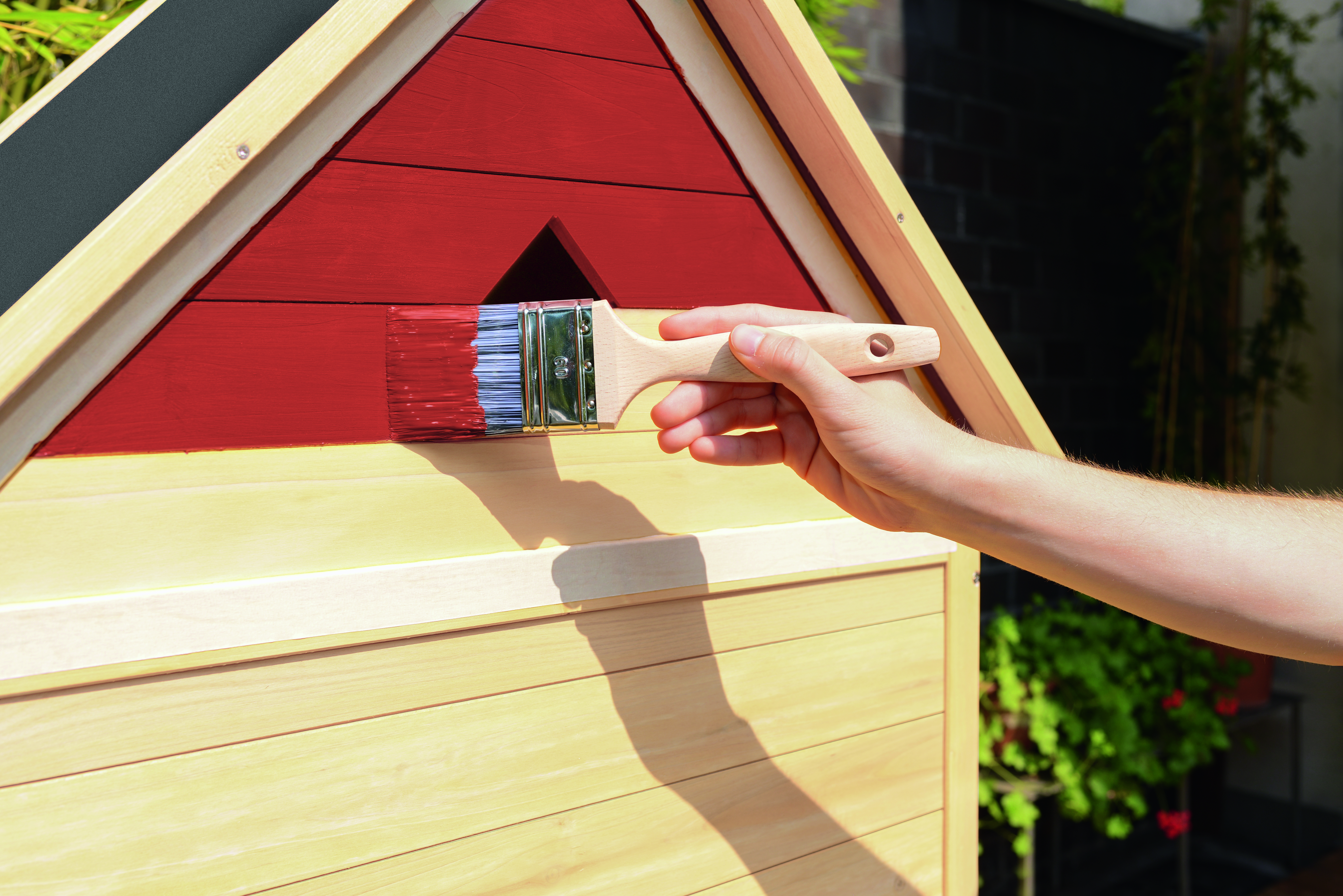 Alpina Holzfarbe in rot