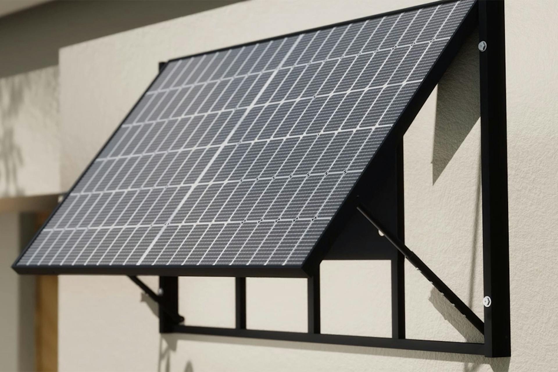 Hepa Solarmodul befestigt an der Hauswand