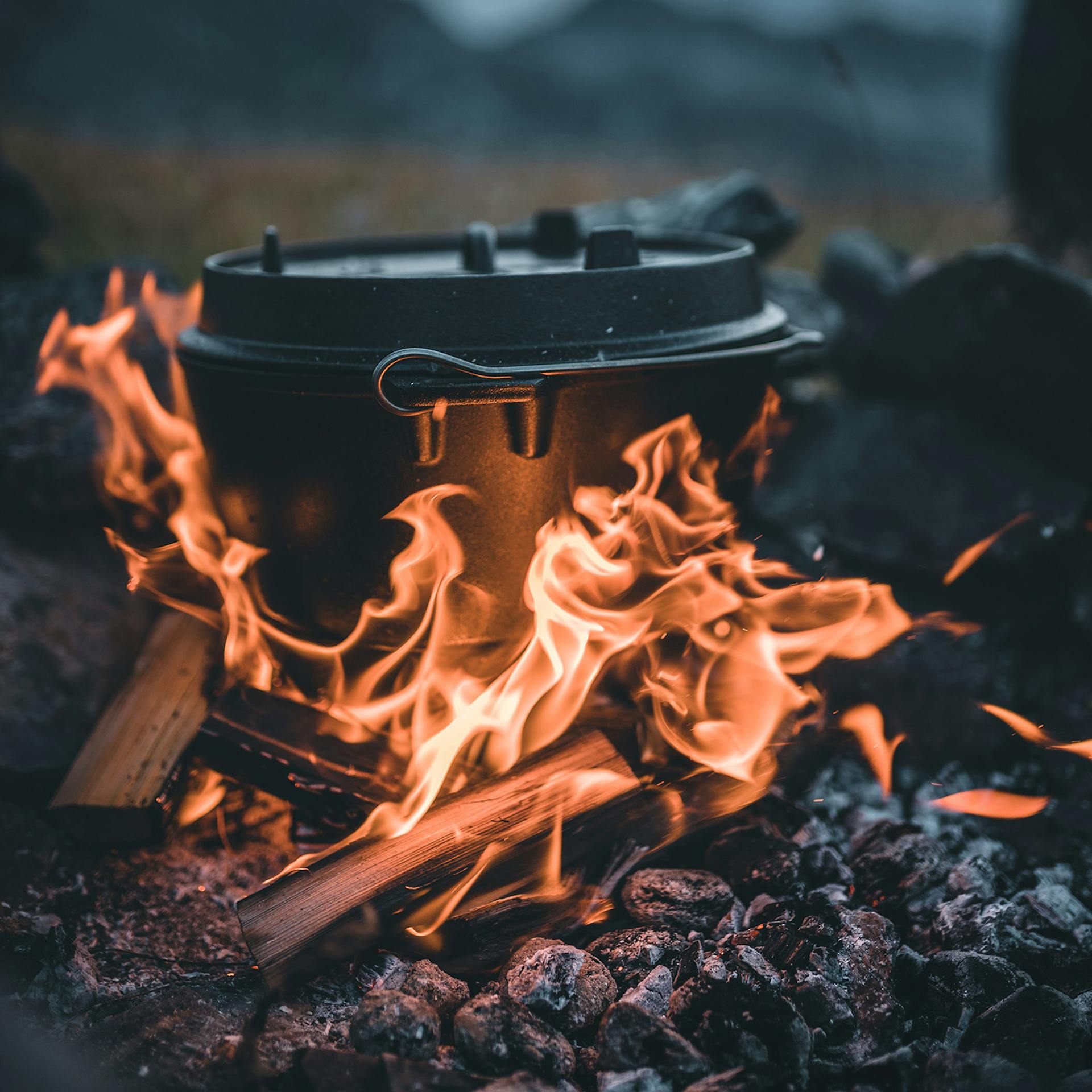 Petromax Dutch Oven auf Feuer