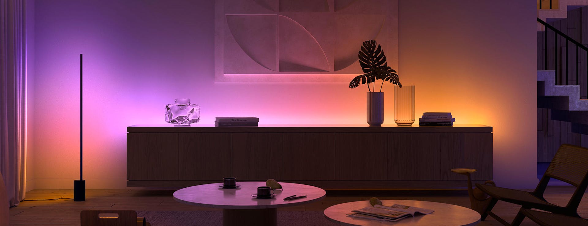 Ausgeleuchtete Terrasse bei Nacht mit Philips Hue