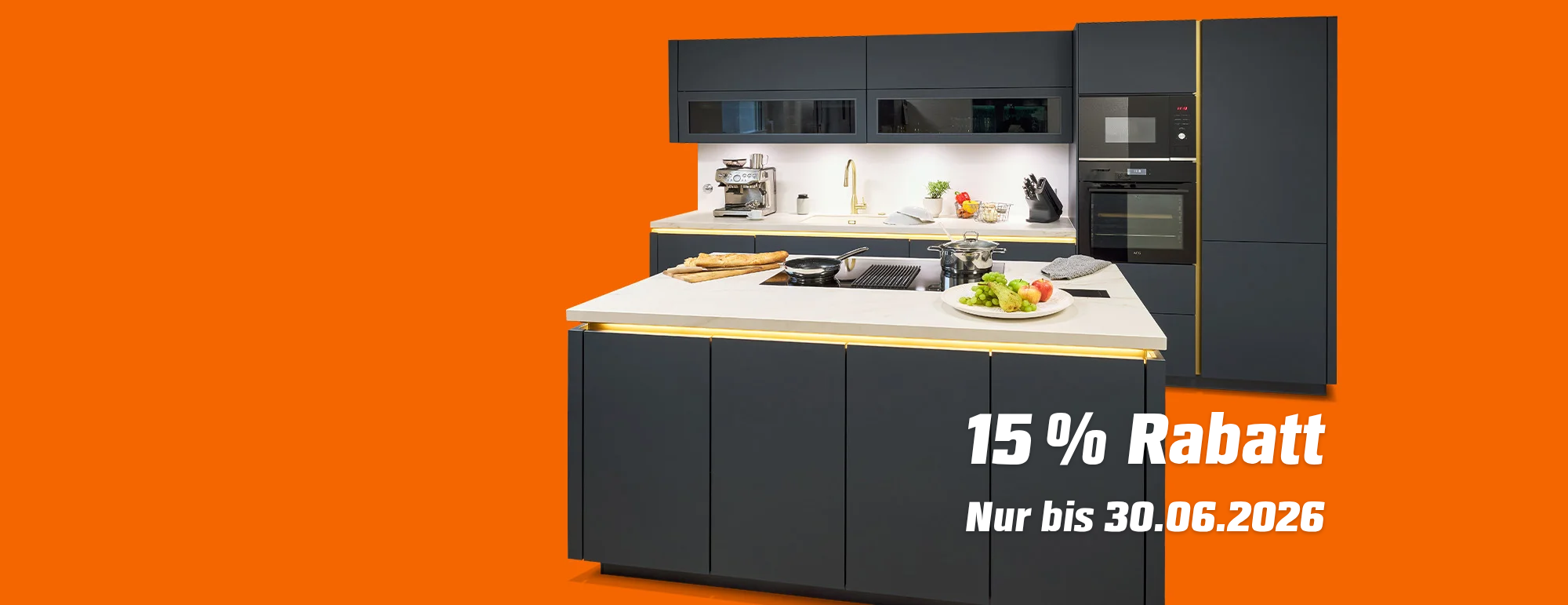 Küche auf orangenem Hintergrund
