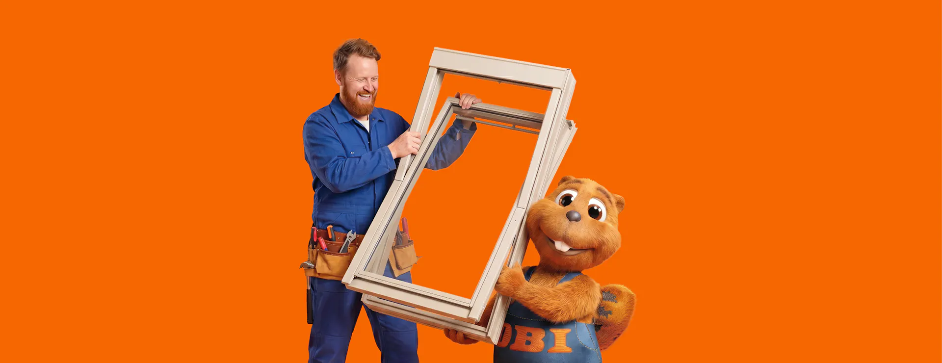 Mann und Biber halten Dachfenster